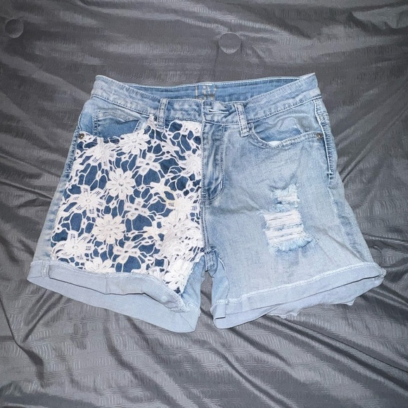 Light Wash Denim Shorts Lace Crochet Ripped Delia’s Liv dELiA*s - Picture 1 of 2